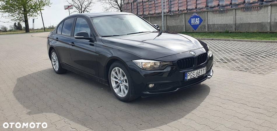 BMW Seria 3 320i xDrive Sport Line - 2