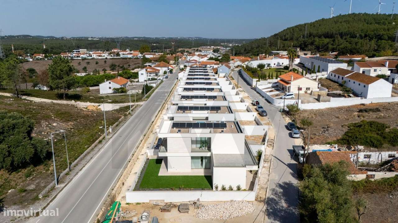 Moradias de Luxo Junto ao Muro da Real Estrada D. Maria I - Grande imagem: 4/47