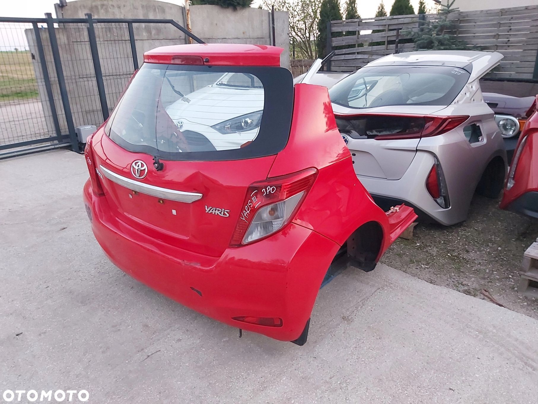 Toyota Yaris III tył pas ćwiartka podłoga dupa - 1