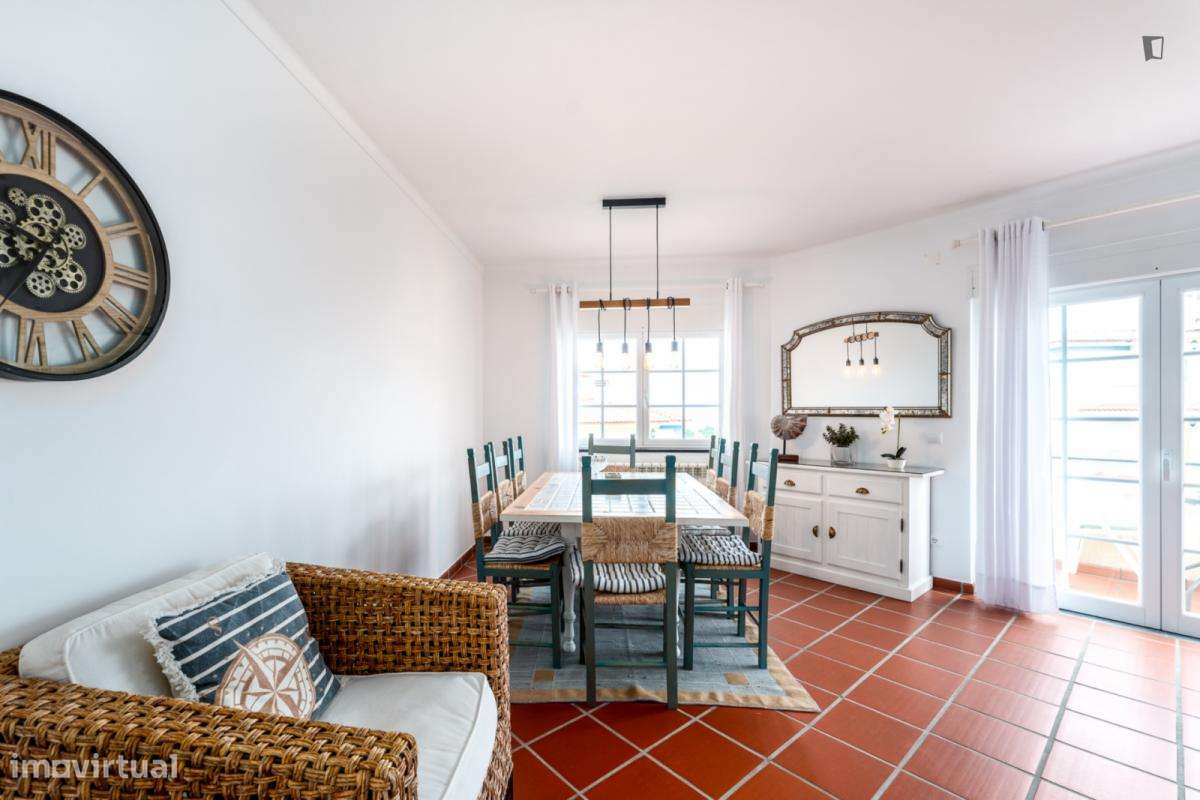 Quarto - localizado em Arregaça Coimbra - Grande imagem: 3/10