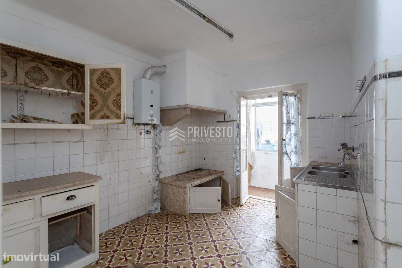 Prédio Devoluto com 3 Apartamentos | Lote 551 m² | Alcabideche-20