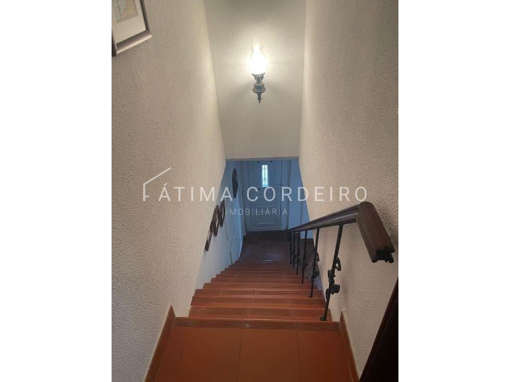 Excelente Moradia T2 no Centro Histórico de Santarém-11