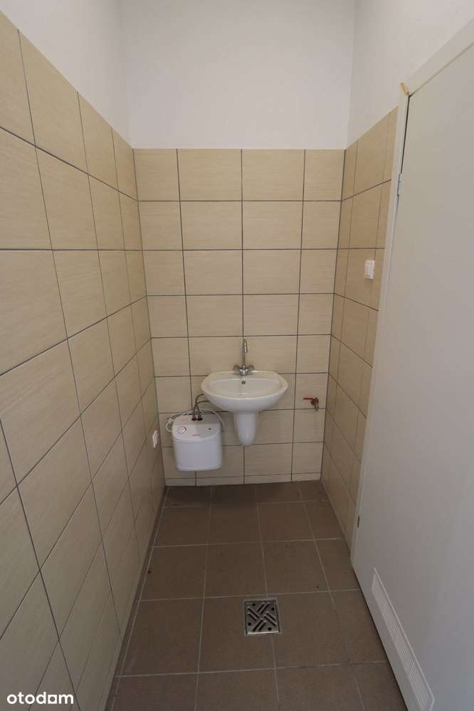 Lokal parterowy w pasażu usługowo-handlowym przy sklepie mięsnym - Pełny obrazek: 4/8