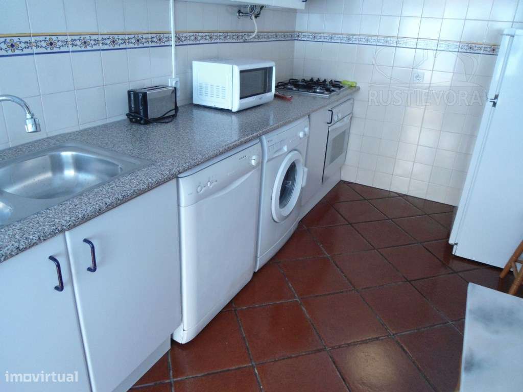 Apartamento de 1º andar, composto por duas assoalhadas ( T1 ). Tota... - Grande imagem: 3/28