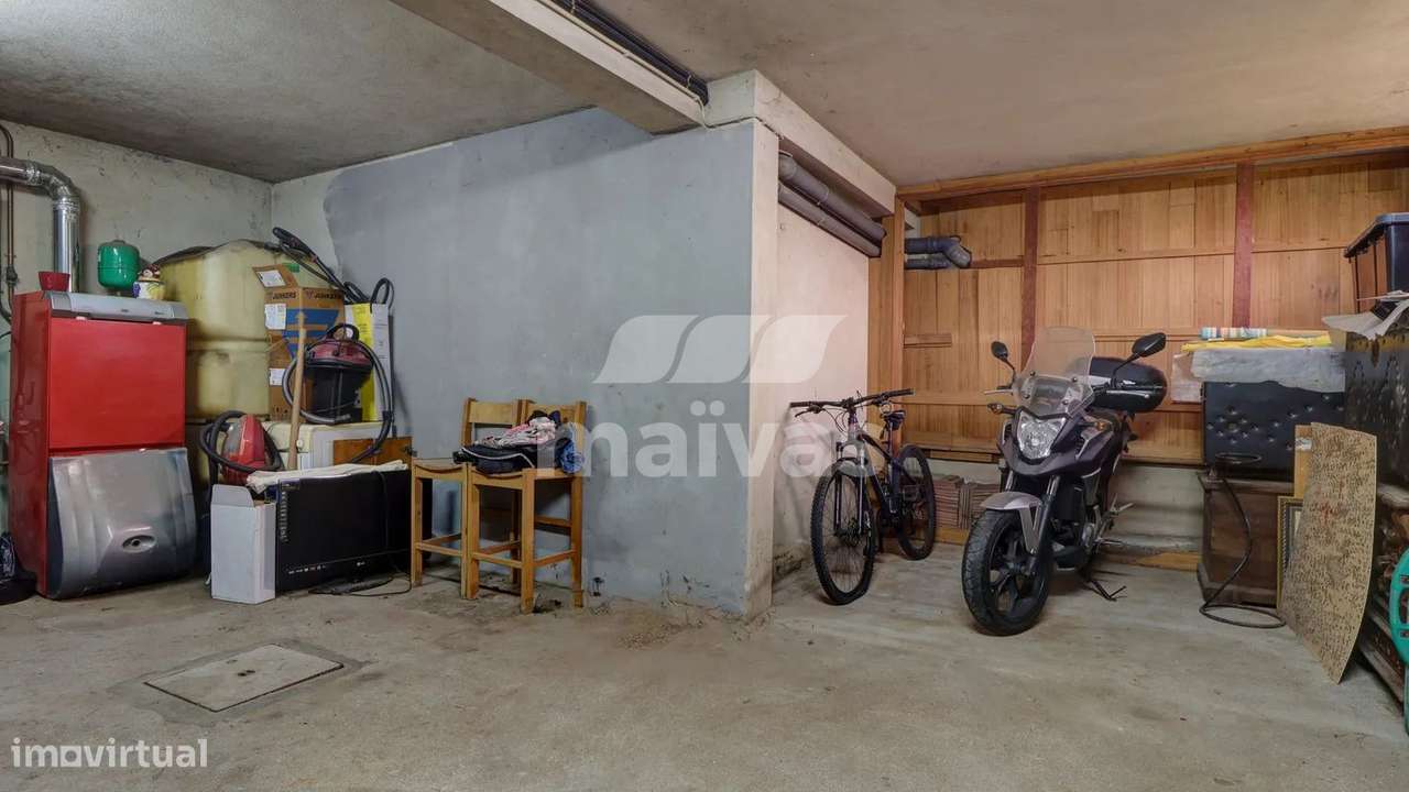 ANDAR MORADIA T3 COM TERRAÇO E GARAGEM PARA TRÊS CARROS-26