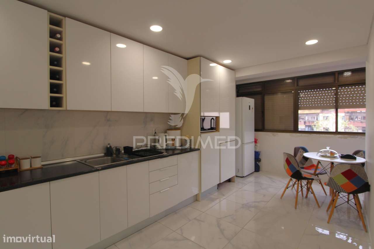 T3 com varandas e cozinha remodelada - Montijo - Grande imagem: 5/27