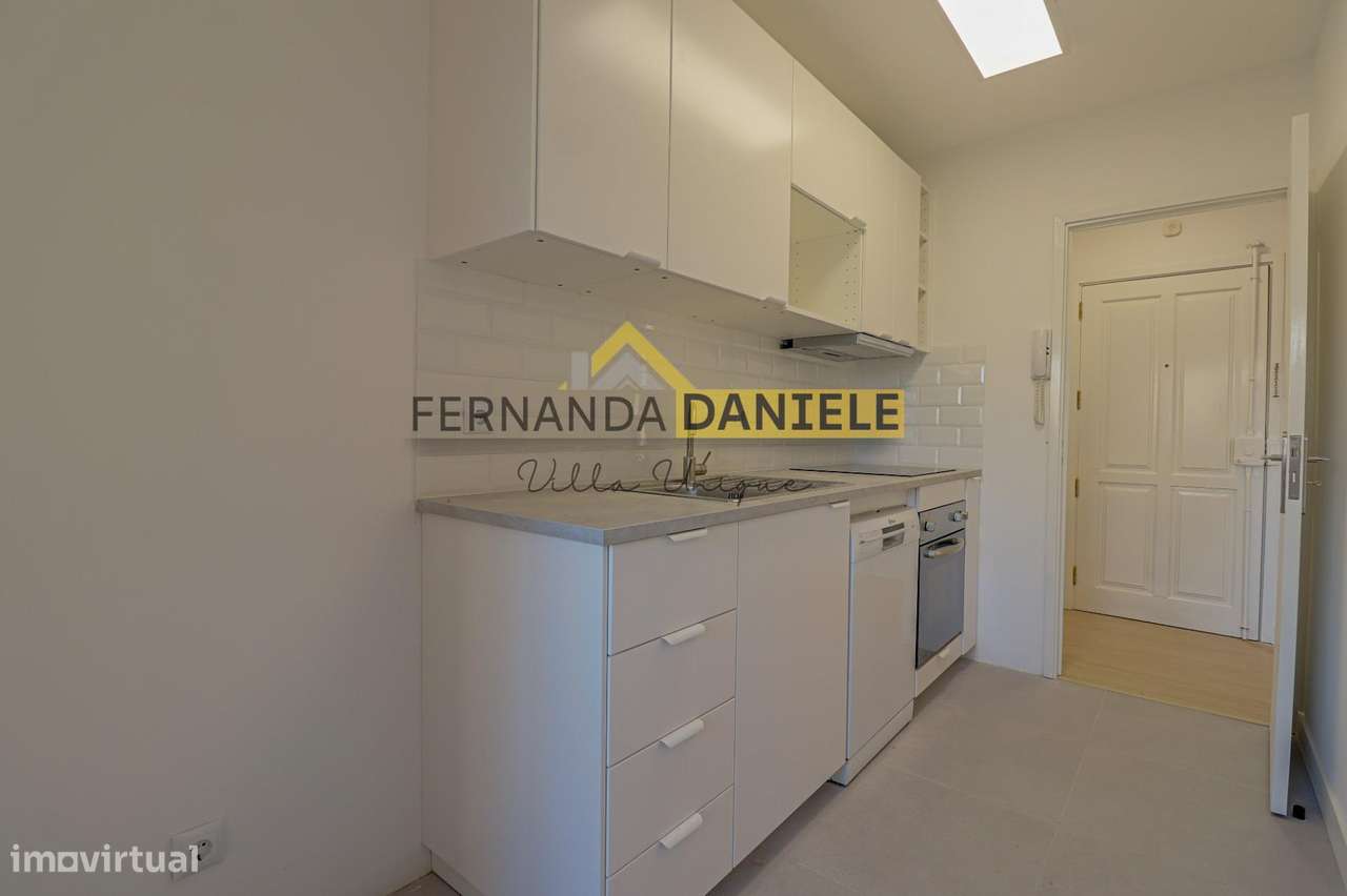 Apartamento T3 remodelado, em localização privilegiada do Porto-6