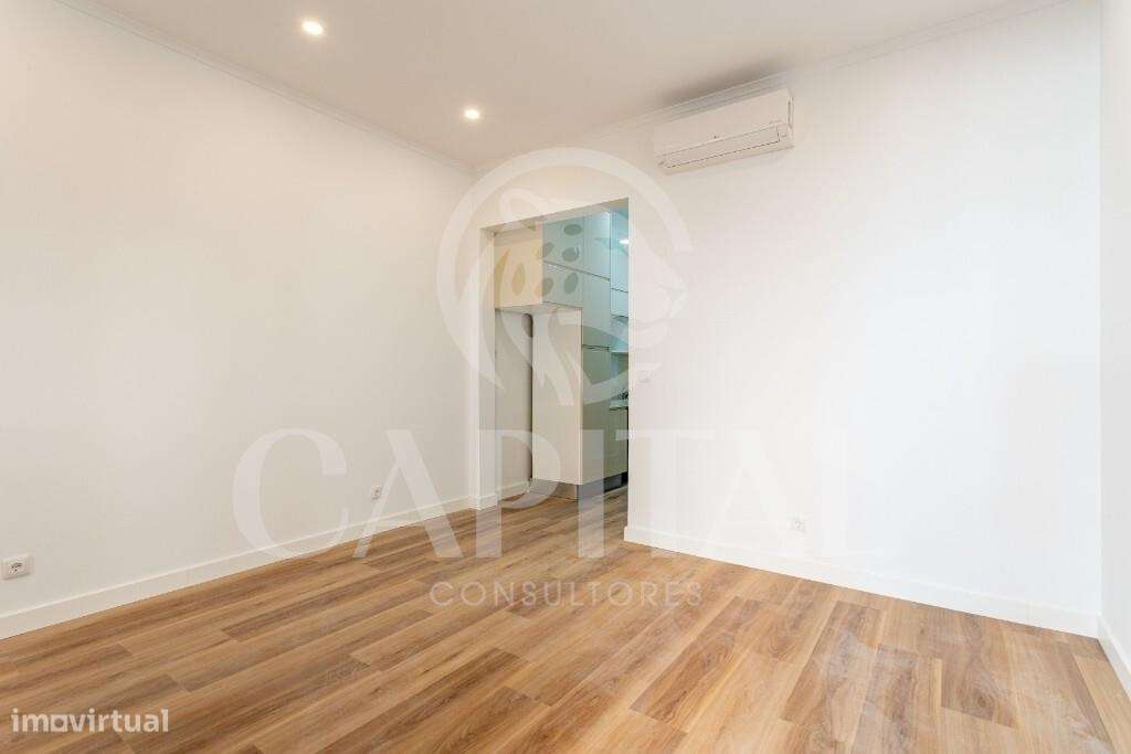Apartamento T1 Totalmente Remodelado em Alto de Santo Amaro - Grande imagem: 3/17