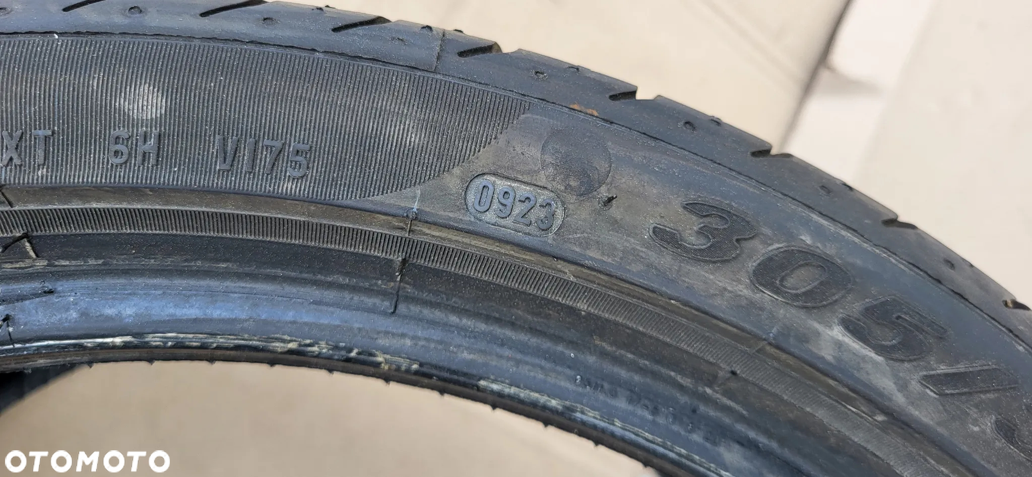 PIRELLI P ZERO 305.30.20 - 10