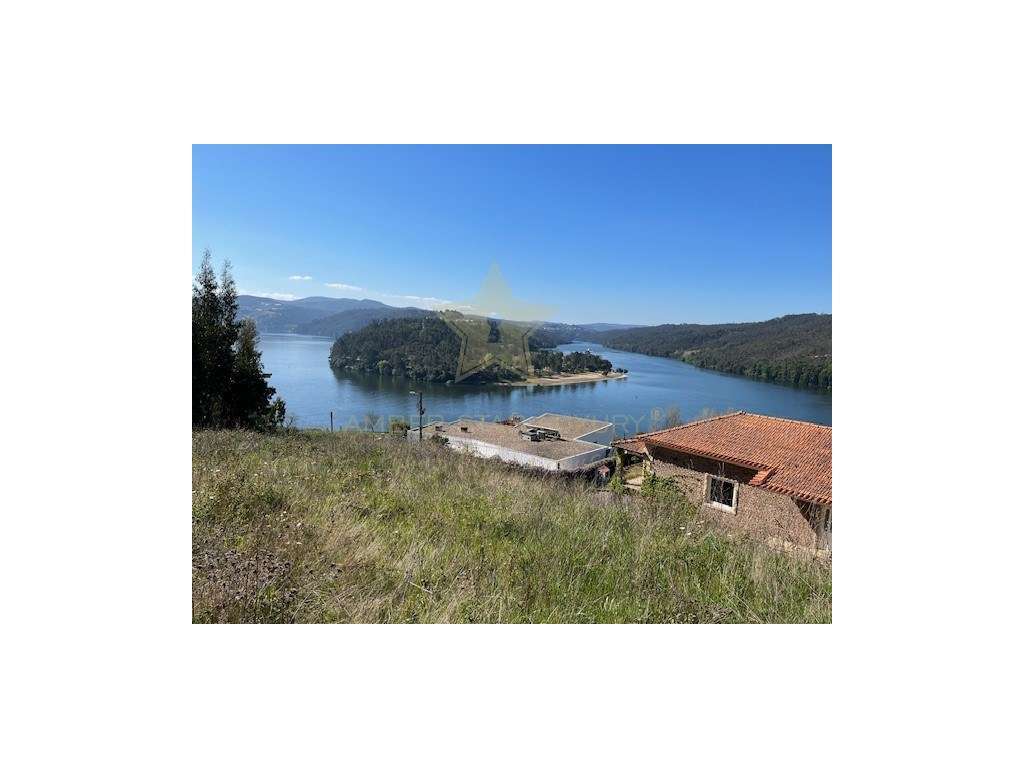 Terreno com vista privilegiada sobre o Rio Douro - Grande imagem: 4/8