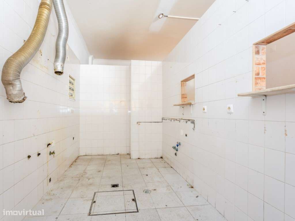 Loja com Projeto para Habitação T1 - Matos Cheirinhos, São Domingos...-18