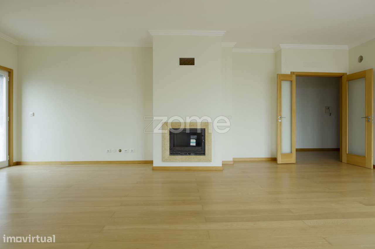 Apartamento T3 com varanda e vista de mar no L Towers em Paço de Ar... - Grande imagem: 4/23