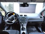Toyota Avensis 2.0 Premium - 15