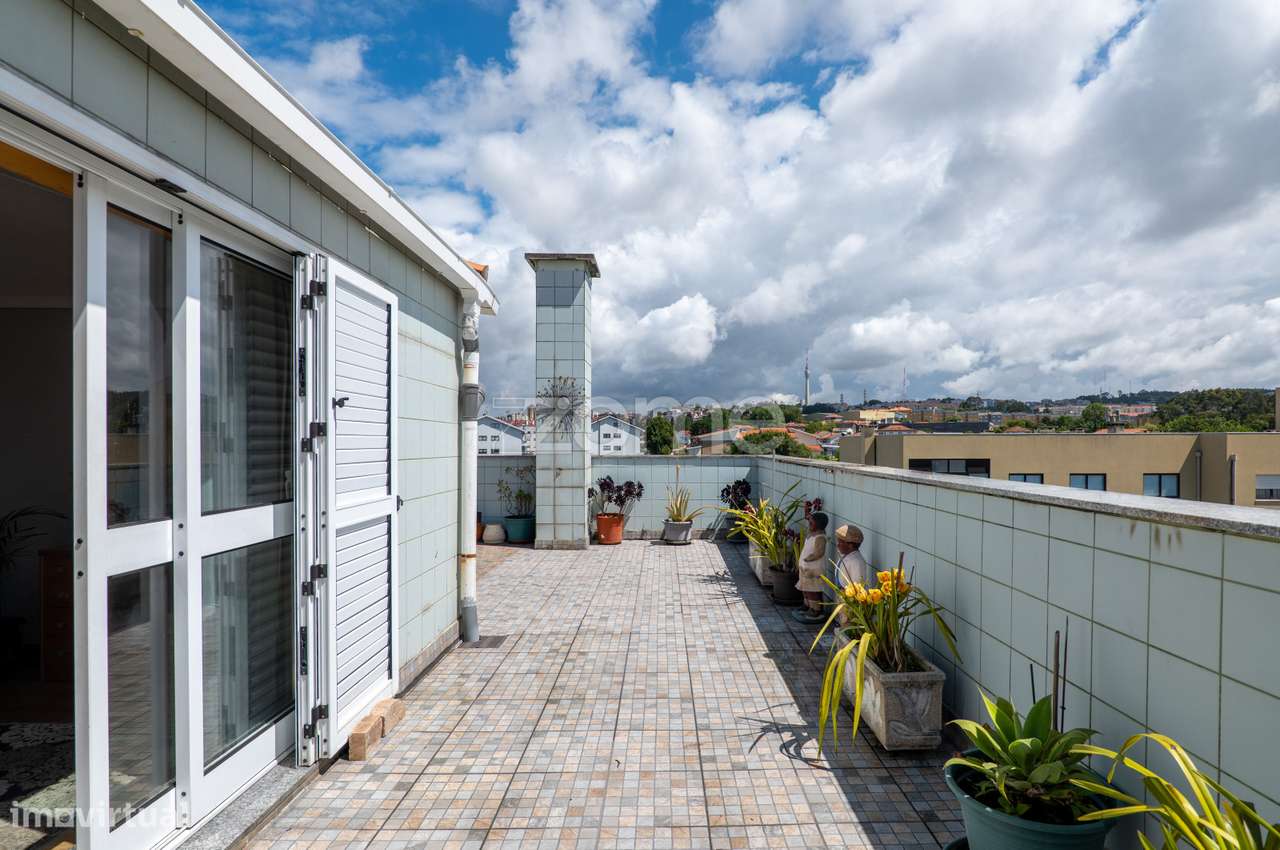 Duplex T3 com Terraço e Vista Mar em Gaia-24