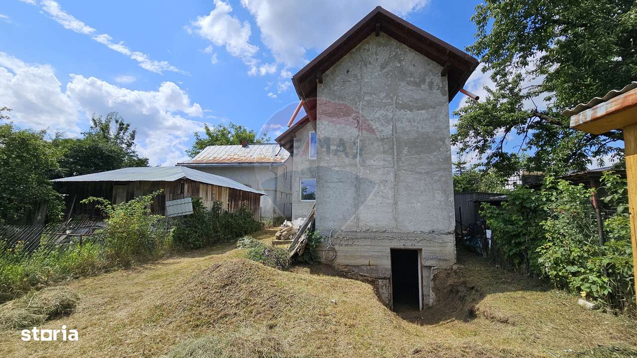 Casă / Vilă, teren 1700mp,  în Lisaura-Ipotești, Suceava - Imagine principală: 4/20