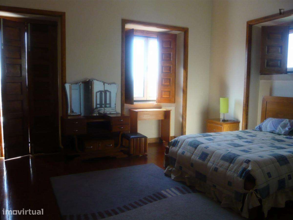 Quarto - localizado em  Coimbra - Grande imagem: 3/6