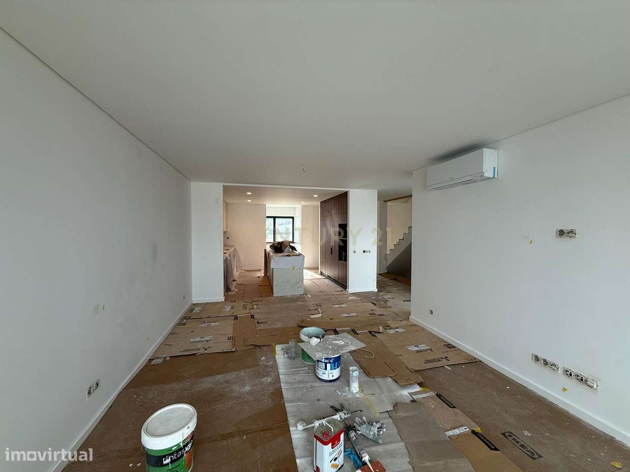 Moradia em Banda T3+1|Garagem|Terraço|Loures - Grande imagem: 5/17