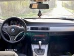 BMW Seria 3 330d DPF Touring - 11