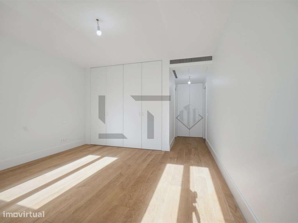 Apartamento T3 com Garagem para Venda junto à Av. da Liberdade, Lisboa-14