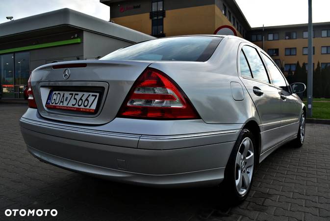 Mercedes-Benz Klasa C 180 Kompressor Avantgarde - 4