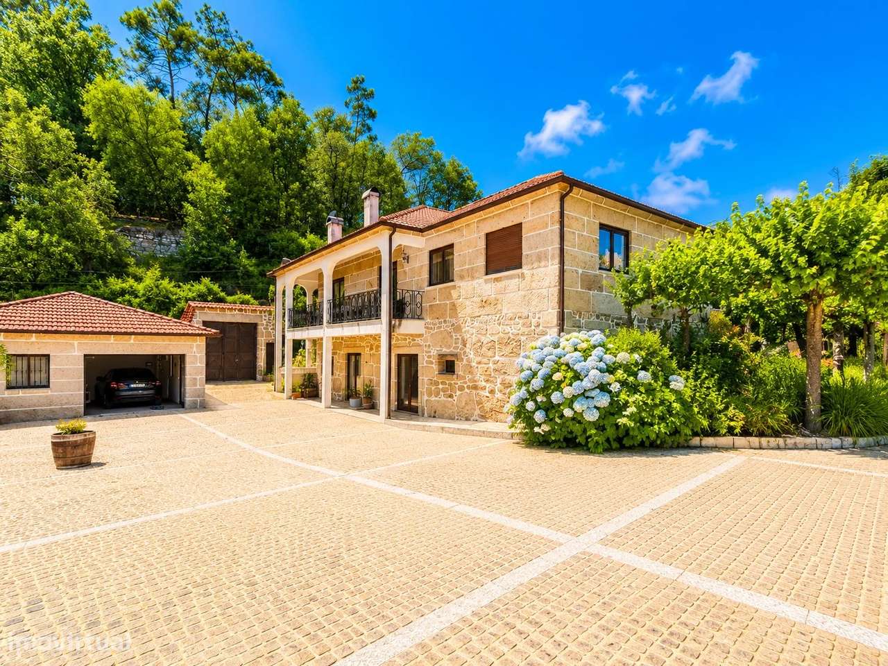 Quinta com Moradia T4 em Pedra, História e Natureza em Harmonia em Arc-26