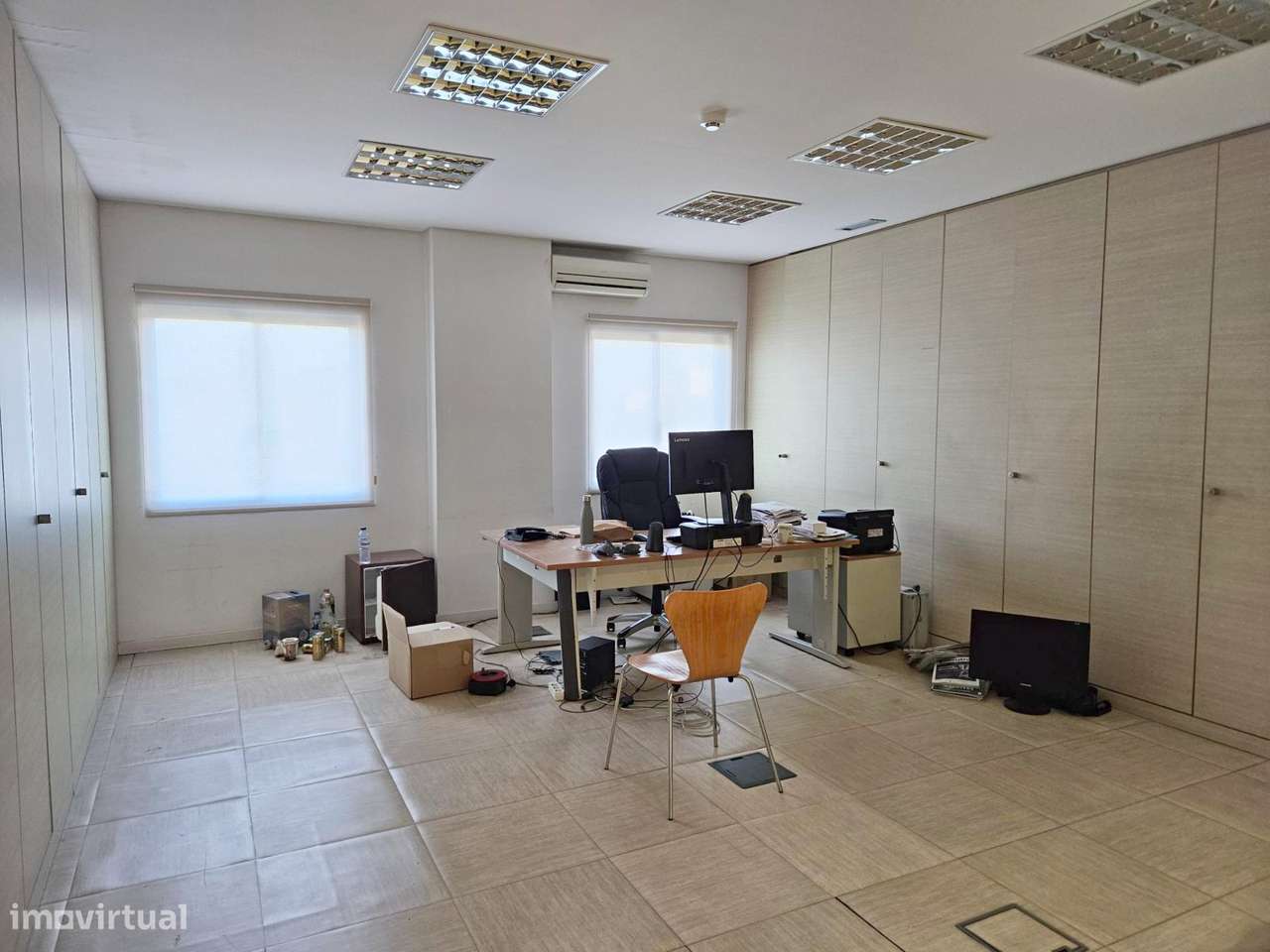 Escritório com Armazém Venda Carnaxide | 1.520 m2 | 11 Estac-12