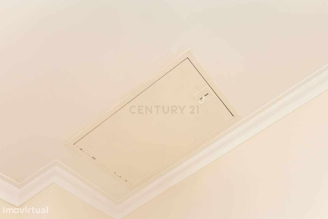 Moradia T4 Independente com garagem e jardim em Setúbal-36