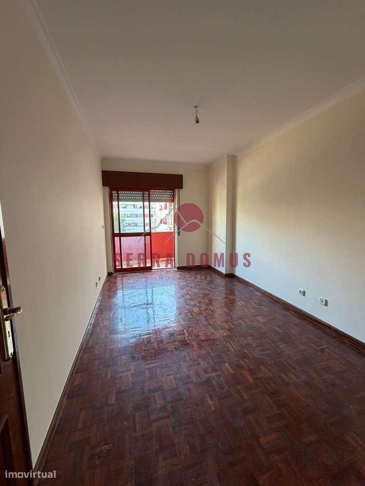 Apartamento T2 com parqueamento - Cavaleira-8