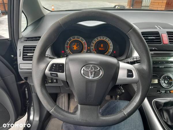 Toyota Auris 1.33 Dual-VVT-i Design Edition - 20