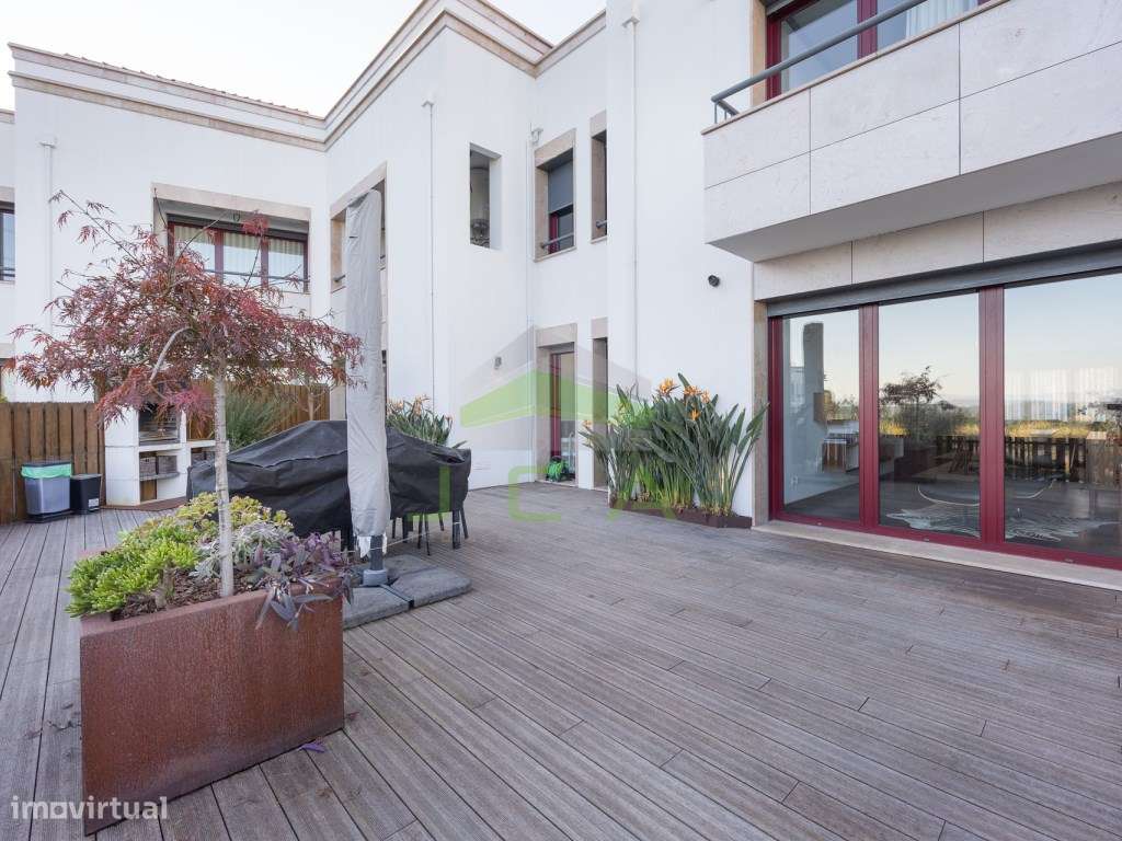 Excelente apartamento T4 com terraço e piscina-13