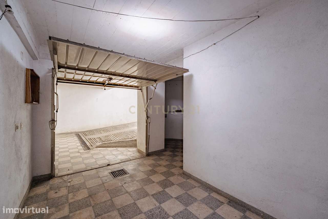 Garagem em Laranjeiro, Almada - Oportunidade Única-3