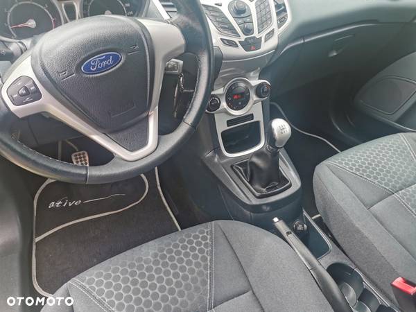 Ford Fiesta - 8