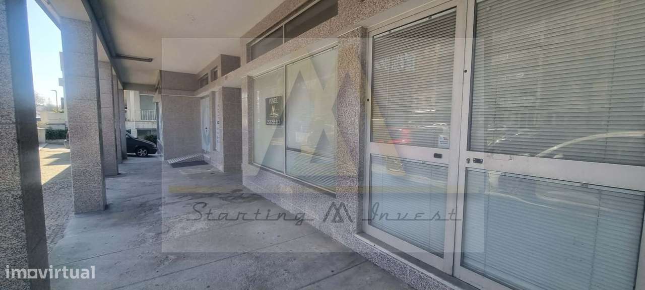 LOJA situada na rua 5 de Outubro em Vila do Conde. - Grande imagem: 5/15