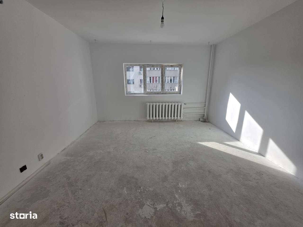 Calea Vitan, vav mall Vitan, bloc 1987, stradal, bloc reabilitat - Imagine principală: 1/12