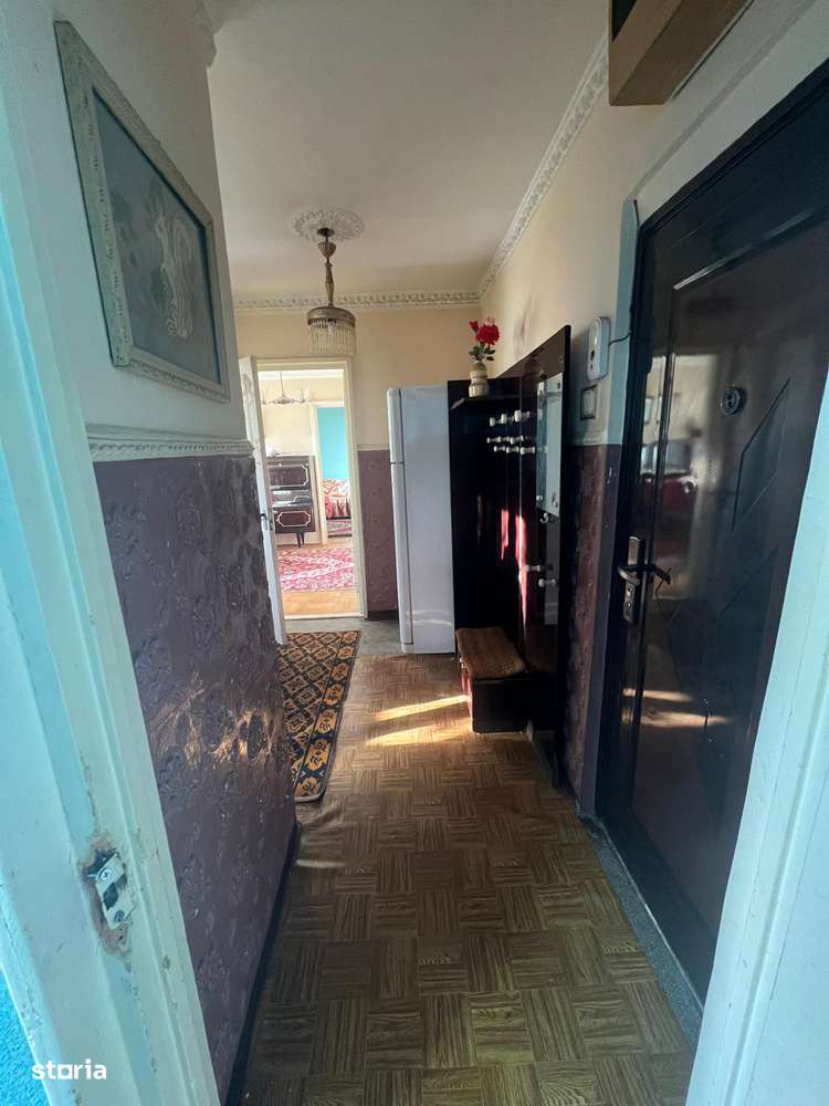 vand apartament cu 3 camere micro 19 et 1 pret 73.000 e neg-3