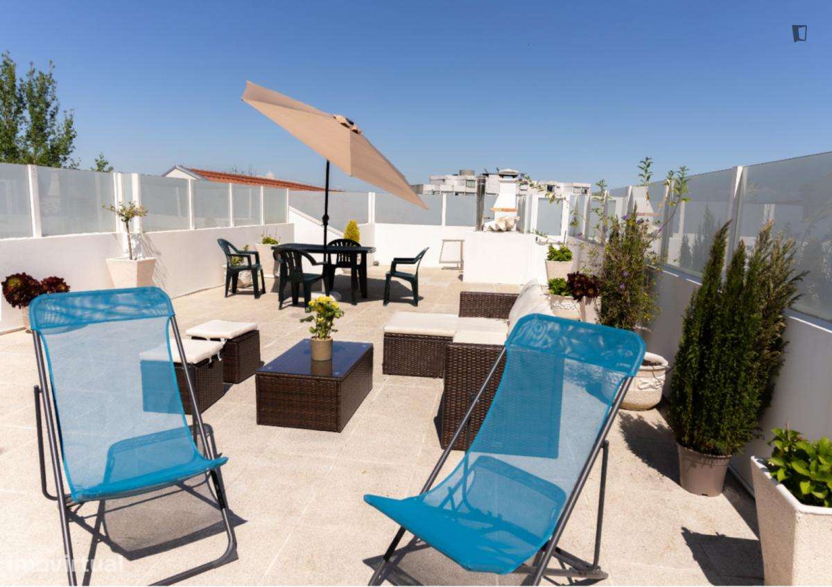 Quarto - localizado em Vila nova de gaia - Grande imagem: 1/8