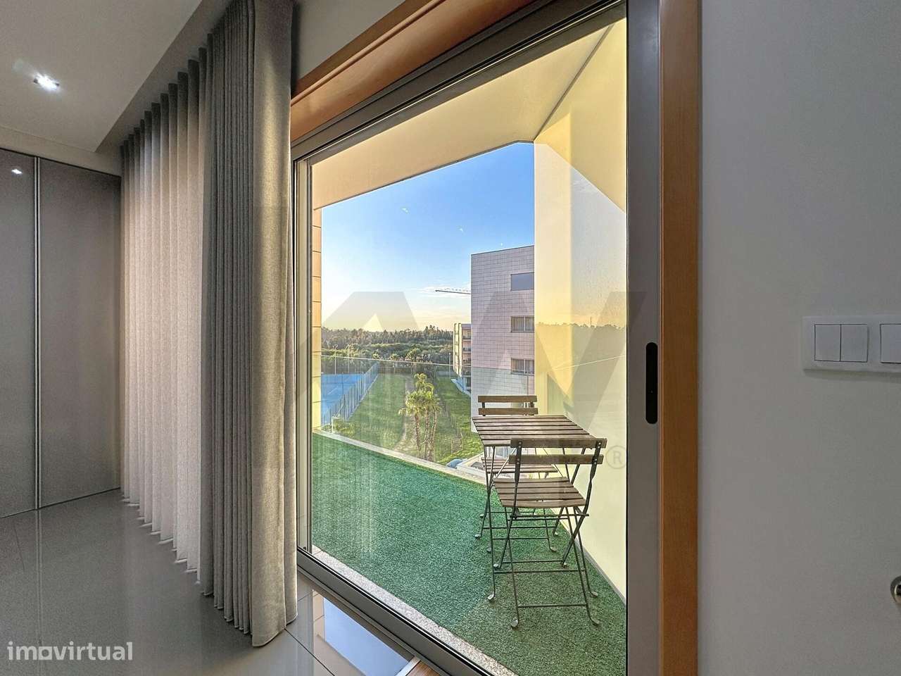 Apartamento T2 c/ Garagem Fechada em Perfeito Estado- Urbanização Pass-6