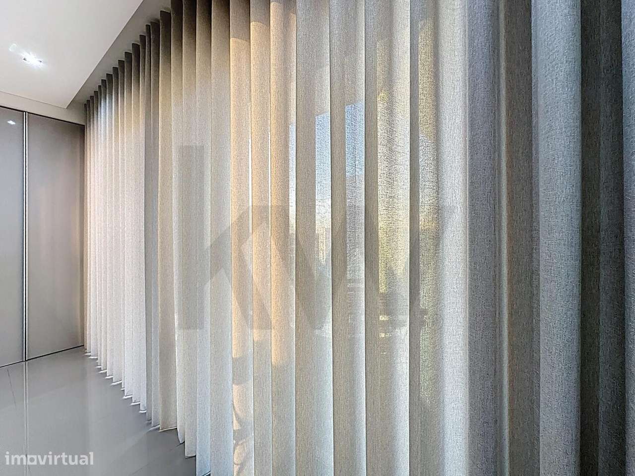 Apartamento T2 c/ Garagem Fechada em Perfeito Estado- Urbanização Pass-5