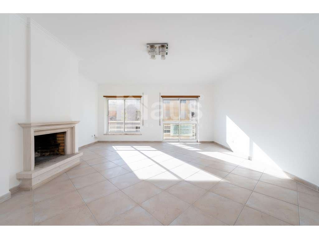 Apartamento T2+1 com 1 lugar de parqueamento - imóvel arrendado - Grande imagem: 2/22