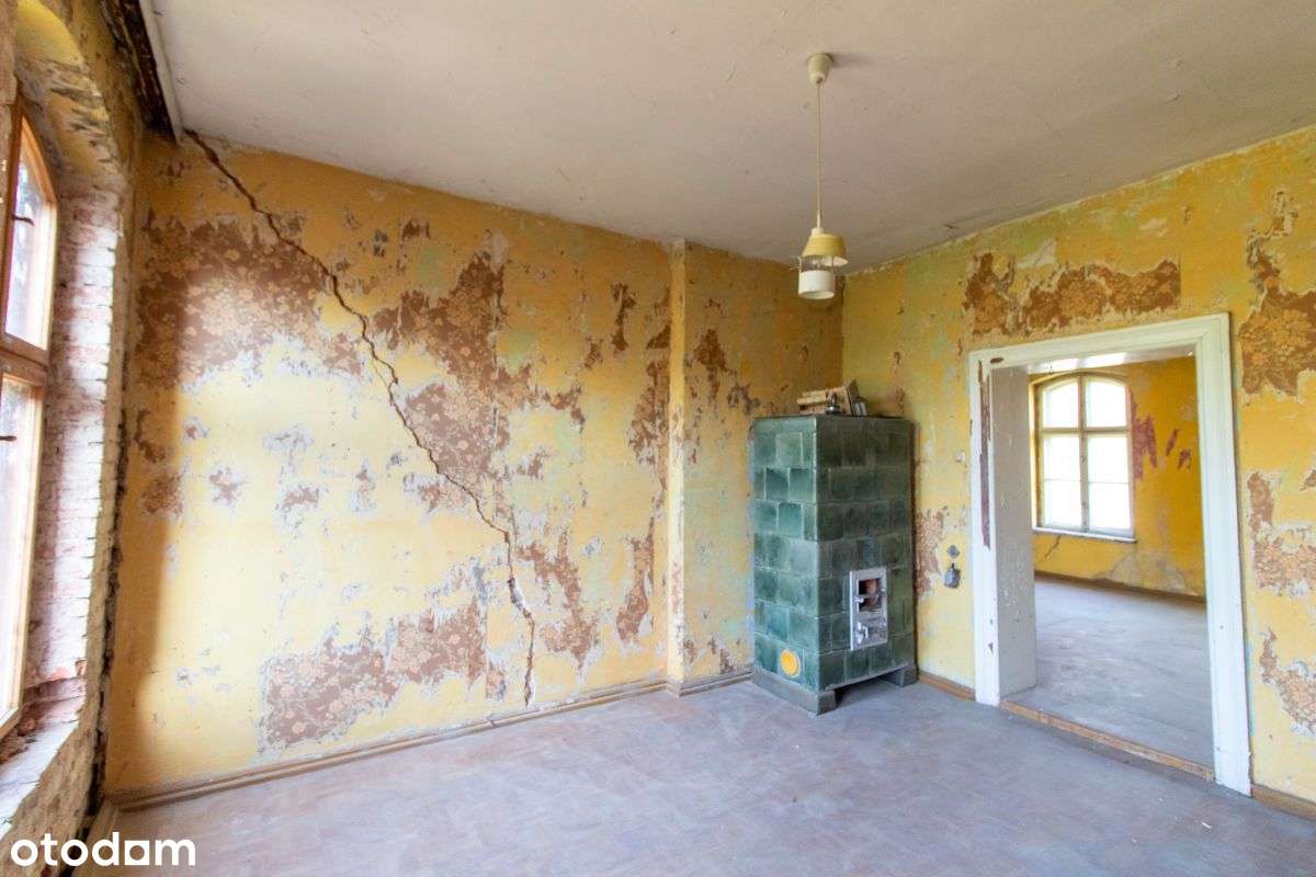 Duży klimatyczny dom z czerwonej cegły-17