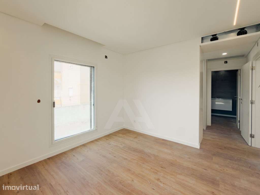 Moradia T5 na Amoreira com vista mar, piscina e jardim privativo-18