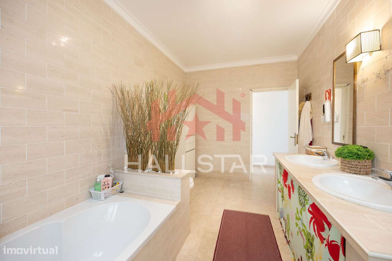 Moradia T3 Isolada / Aquecimento Central / Torre-22