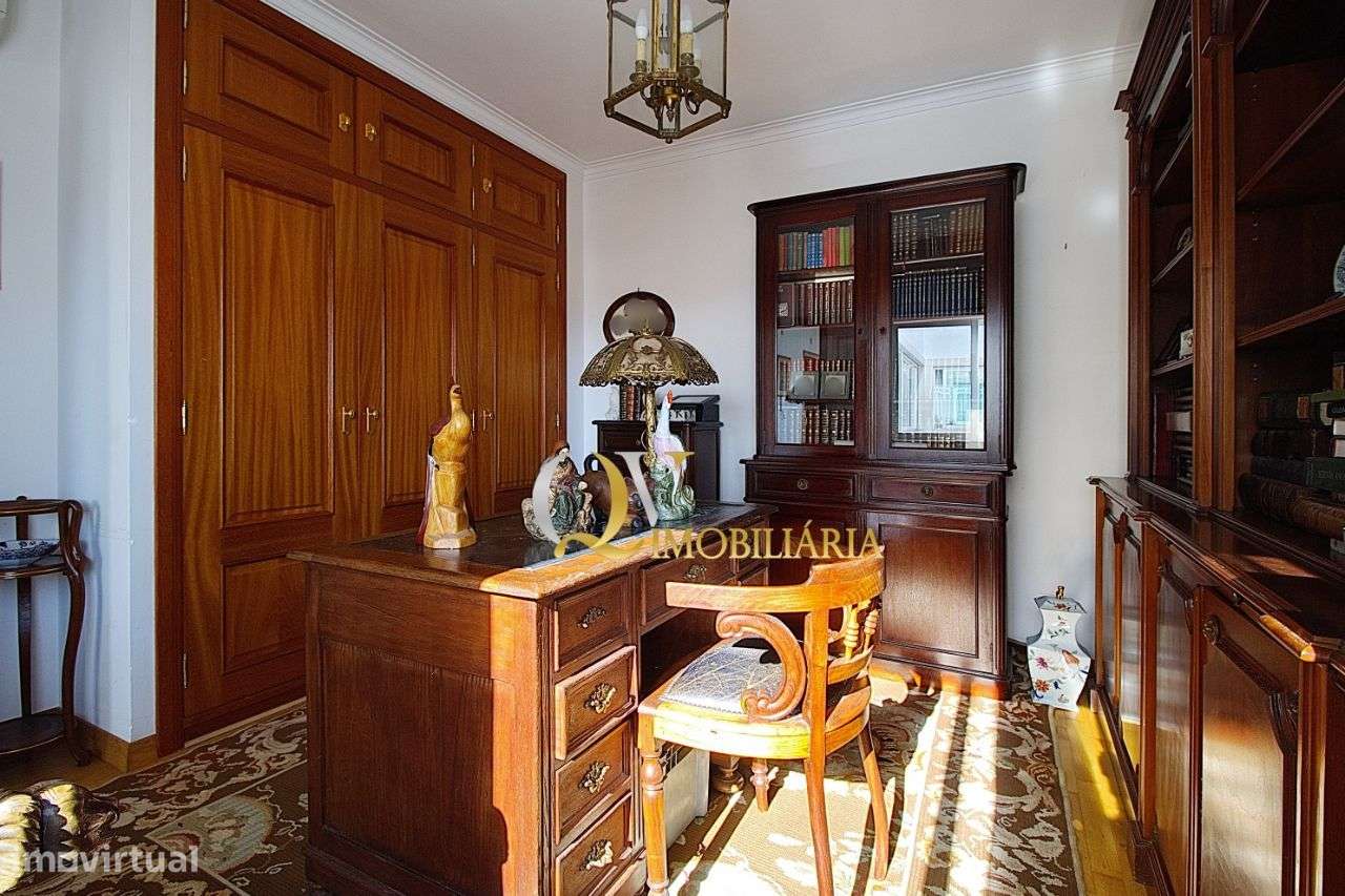 Excelente Moradia V4 para venda sita nos Jardins da Parede-51