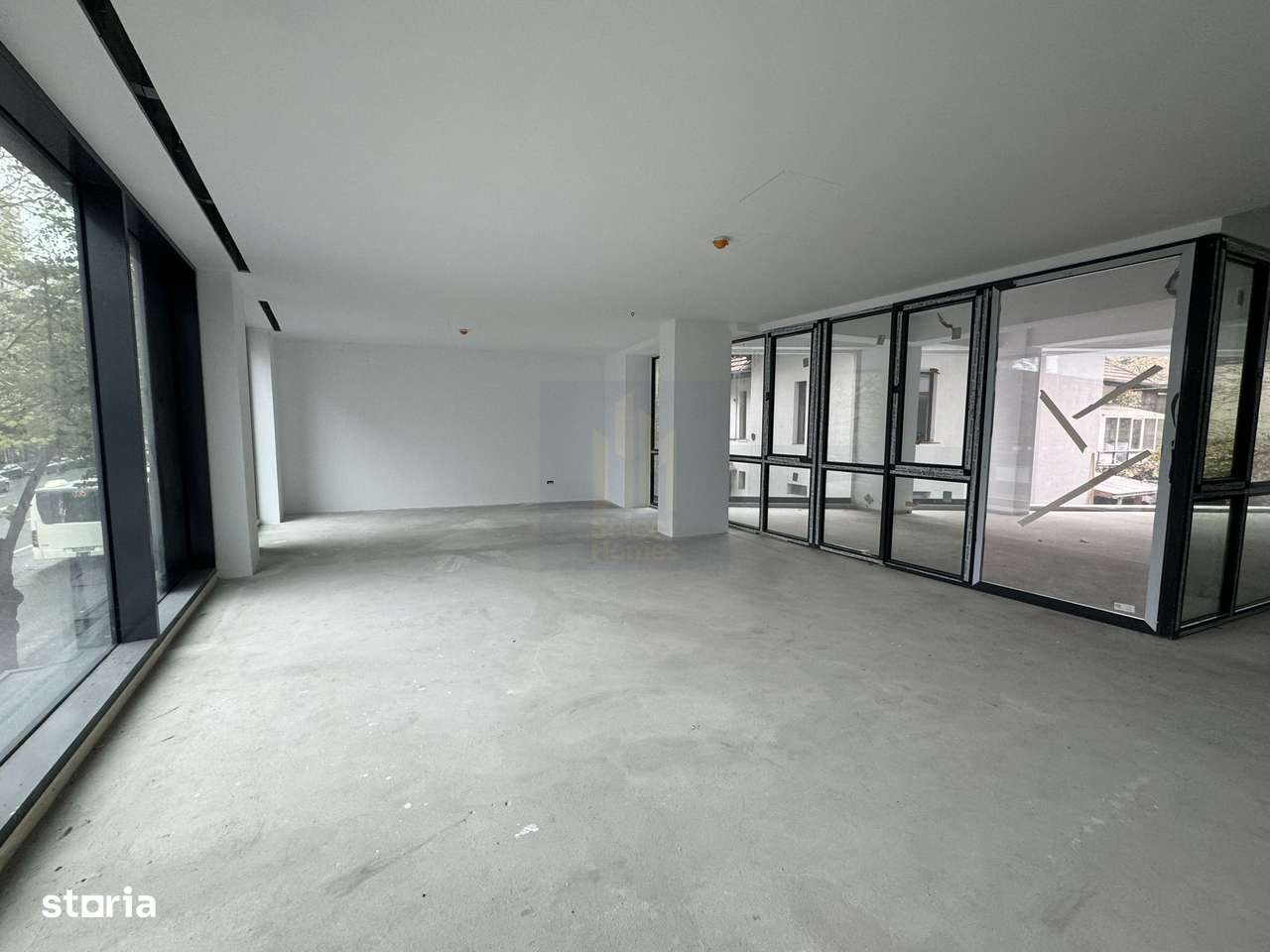 Spatiu comercial de inchiriat stradal in *Dorobanti* - Imagine principală: 4/20