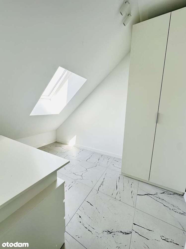 Ostatni Nowoczesny Apartament w Centrum z Panoramicznym Balkonem-10