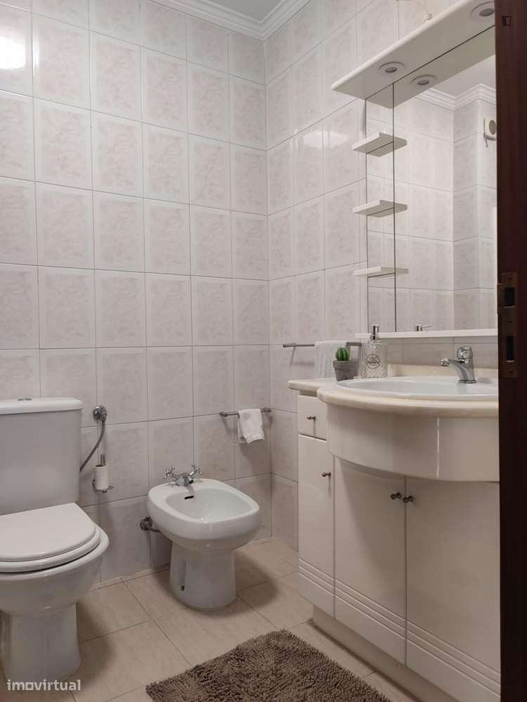 Quarto - localizado em Baguim do Monte Porto - Grande imagem: 4/7