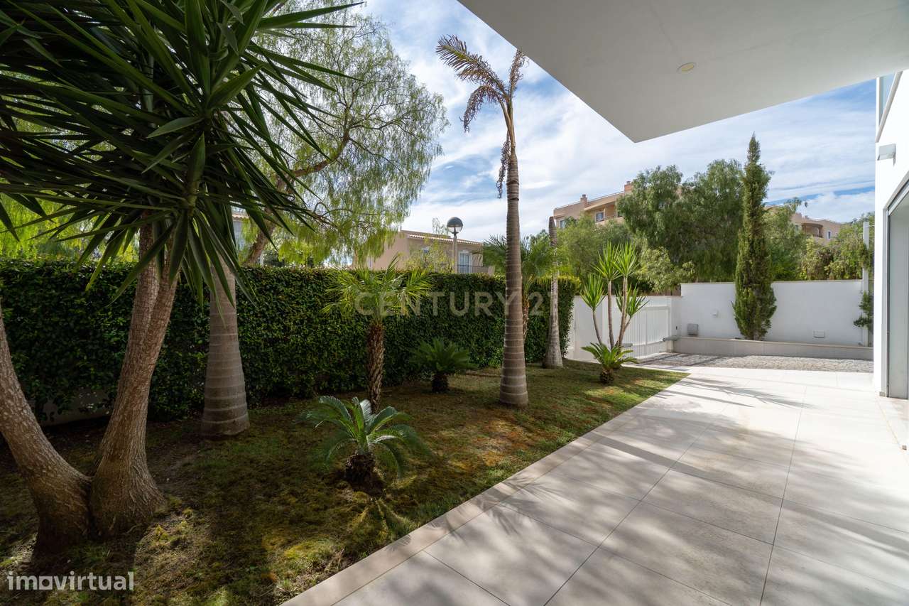 Moradia Contemporânea T3+2 | Zona Premium - Montenegro, Faro-28