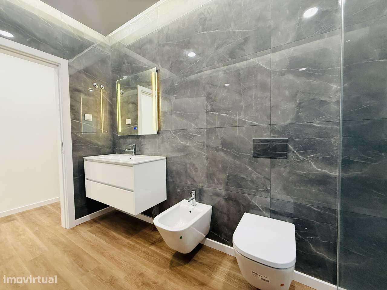 Moradia T4 térrea Fernão Ferro Pinhal do General-18