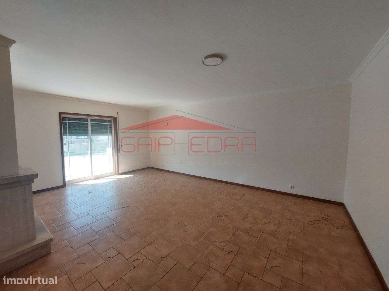 Moradia em bom estado e com terreno Abergaria-A-Nova Covais Branca - Grande imagem: 5/35