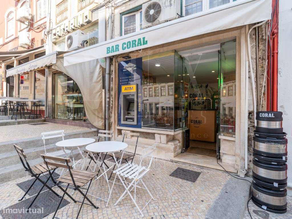 TRESPASSE | Bar Coral e Alojamento Local | Praça do Comércio, Coimbra - Grande imagem: 2/38